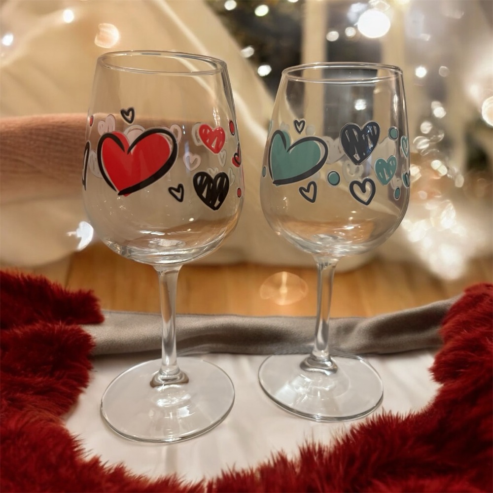 Heart Design Wine Glass Set Stemmed Valentine’s Day Couple Set of 2